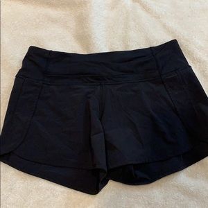 Lululemon short size 6